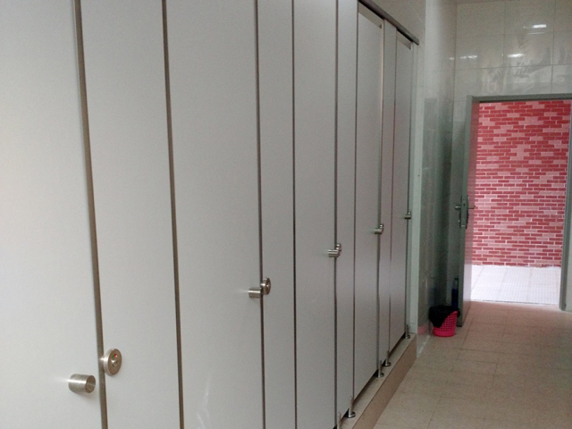 学校卫生间隔断